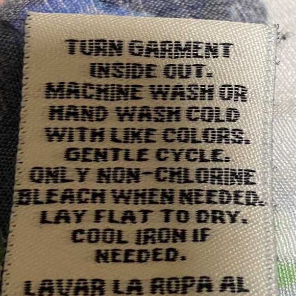 Zac & Rachel Woman long white w/floral button-up sleeve blouse, size 2X - Picture 10 of 10